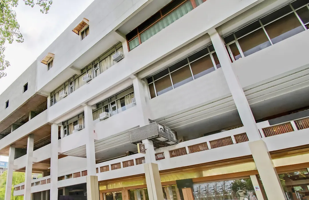 Itsy Hotels Auzone & Spa-1